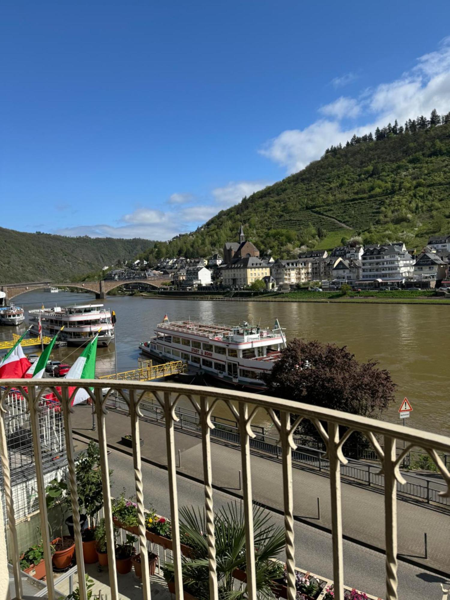 Holiday Apartment Mit Moselblick Im Moselhaus Cochem Bagian luar foto